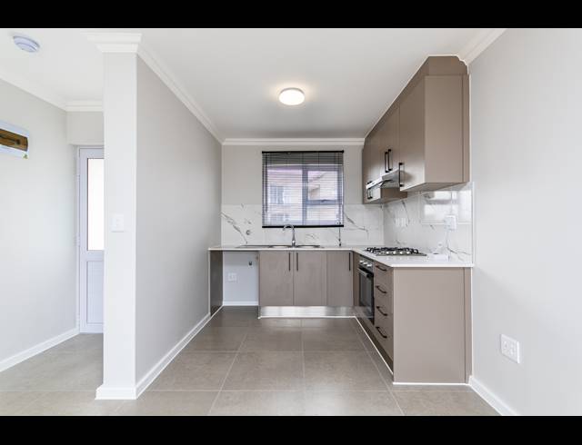 2 BEDROOM APARTMENT TO LET IN SUNNINGDALE